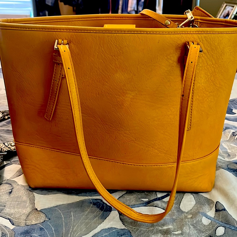 Urban Expressions Mustard purse